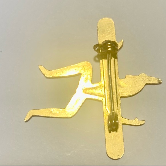 Gold Girl Guides Brownies Sprite Pin Badge 80s Vintage Metal Uniform Pin - Picture 7 of 7